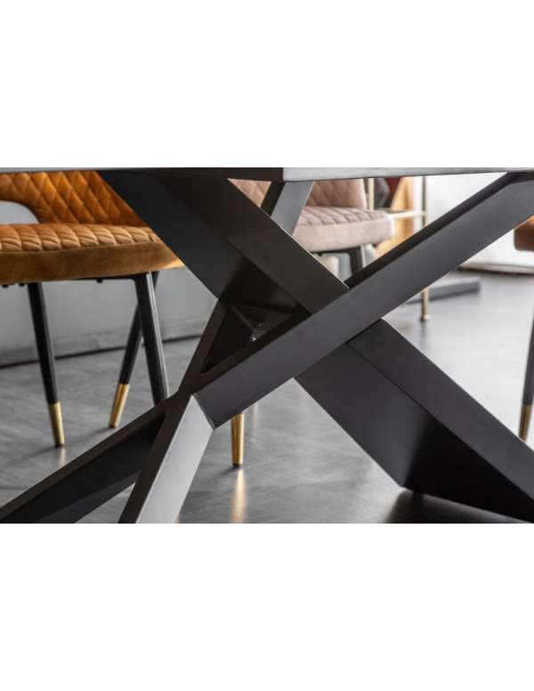 Išskleidžiamas valgomojo stalas „Perry”